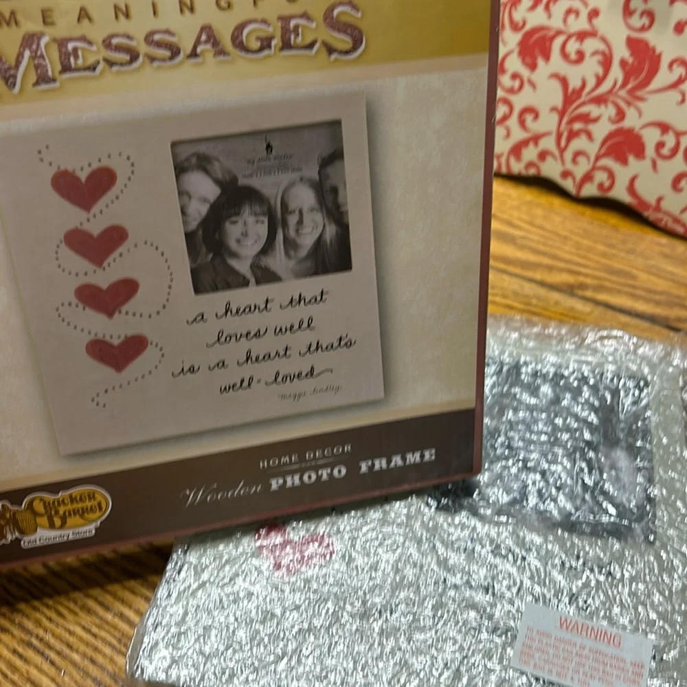 Cracker Barrel heart design photo frame. Valentines. New in box.